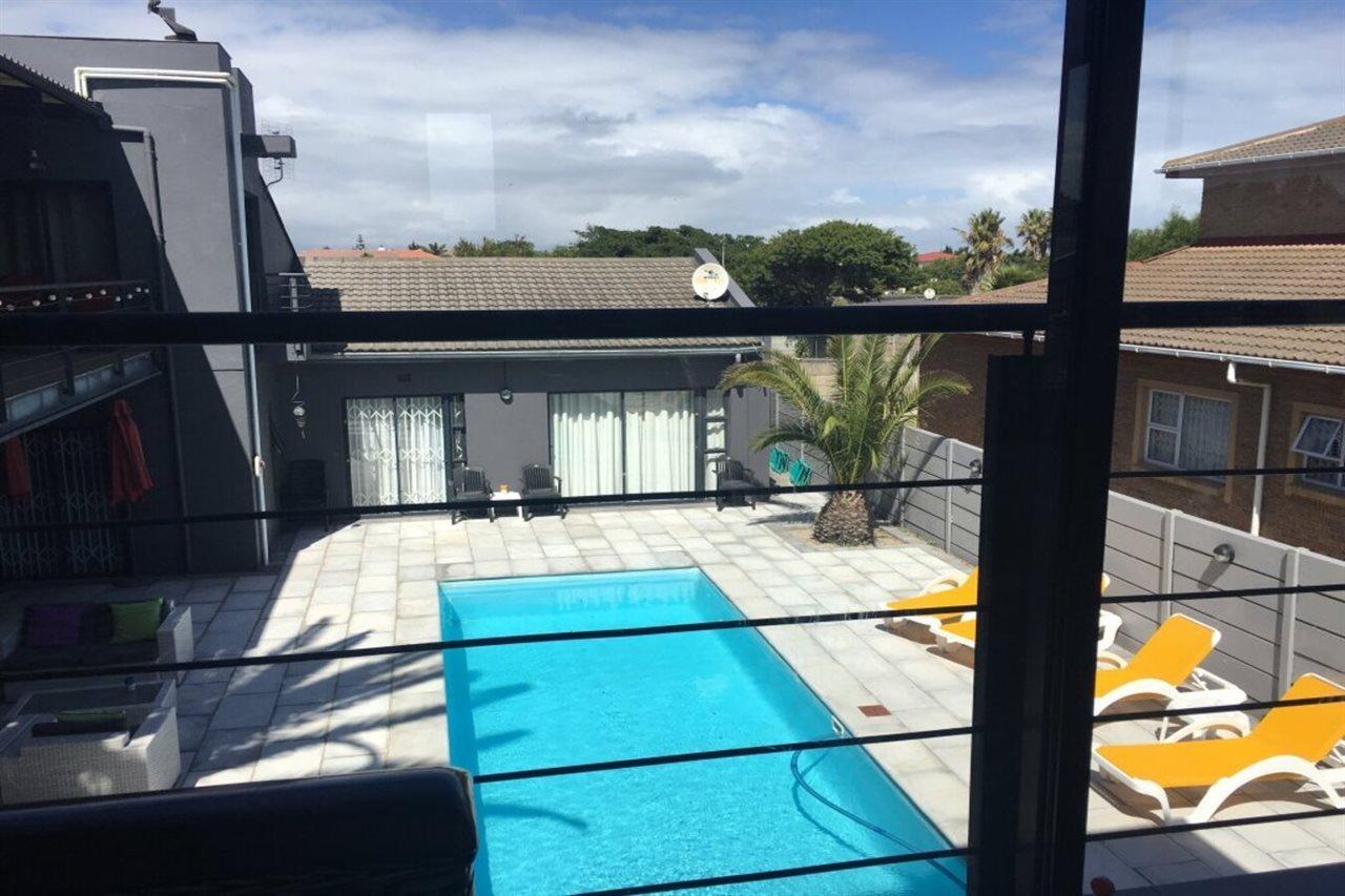 Capetown 4U Guesthouse Bloubergstrand Extérieur photo